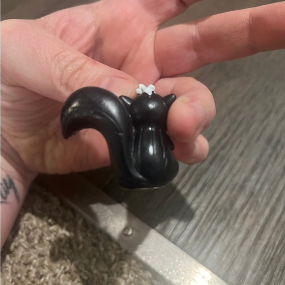 Bio Everest Skunk Spin Master Replacement Toy 1.5 Figuring Cake Topper - Picture 3 of 4